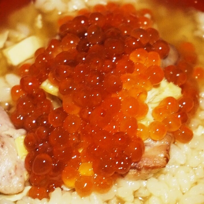 鮭のしらこといくらの湯葉あんかけ丼